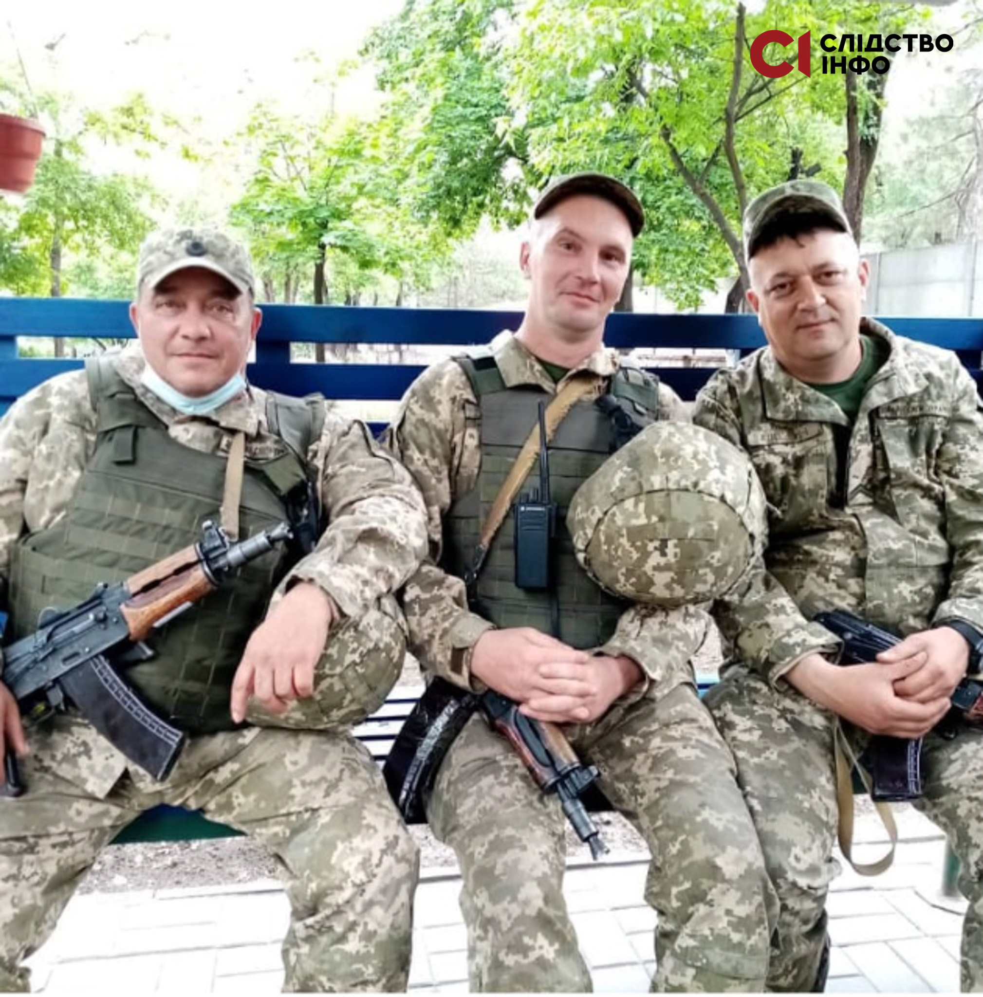 Сергій «Каспер», командир господарчого відділення у шпиталі (на фото ліворуч)