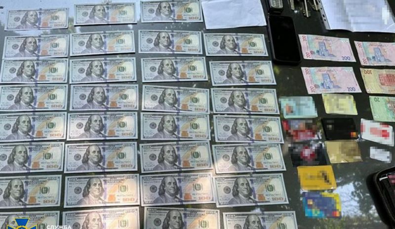 Виїхати з України. Як це зробити чоловікам