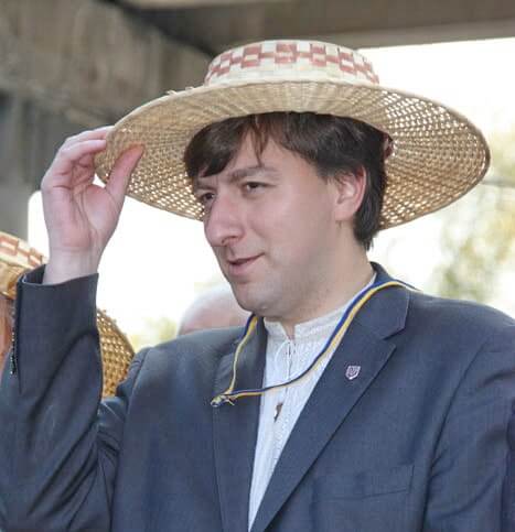 Олександр Старух косить під хохла, Ющенко, Хортиця