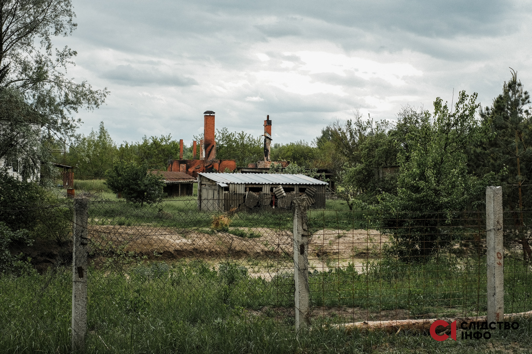 Ферма і сарай у Мотижині, де російські військові тримали українських полонених