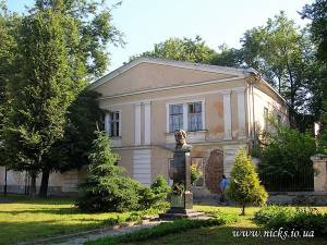 Палацом Потоцьких
