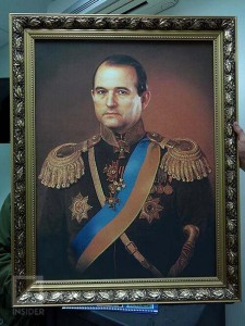 Ось такий портерт знайшли активісти Майдану у офісі "Українського вибору" Медведчука.