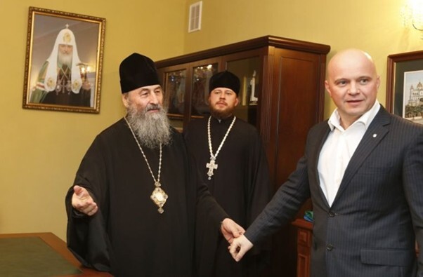 Юрій Тандіт зі священиками УПЦ МП