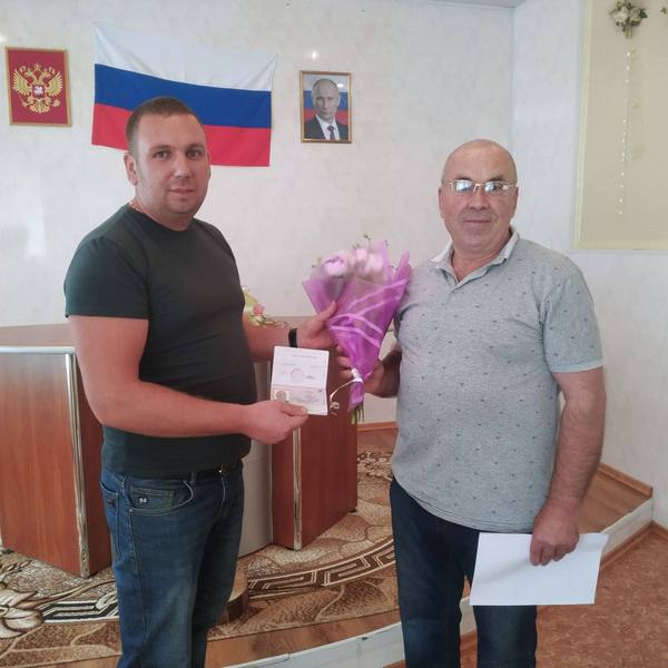 Андрій Кононенко, зрадник за квотою Юлії Яцик - зліва