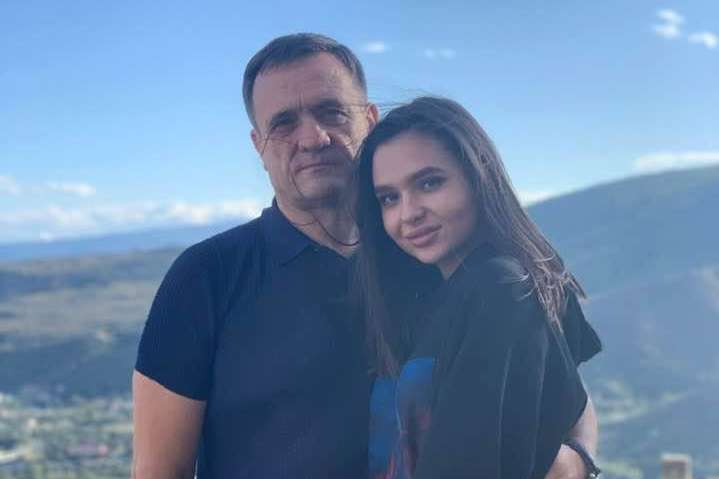 Сергій Євтягин із онукою Владиславою