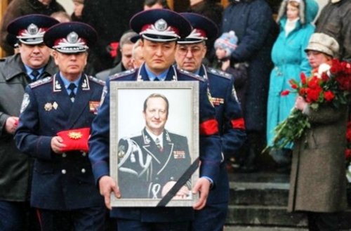 Бриль на похороні Кравченка
