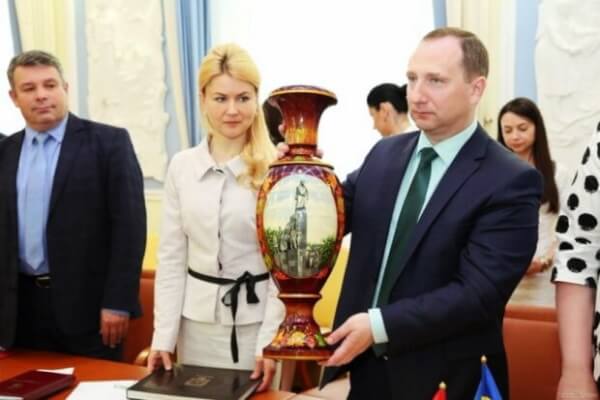 Юлія Світлична: історія харківського губернатора-утримання