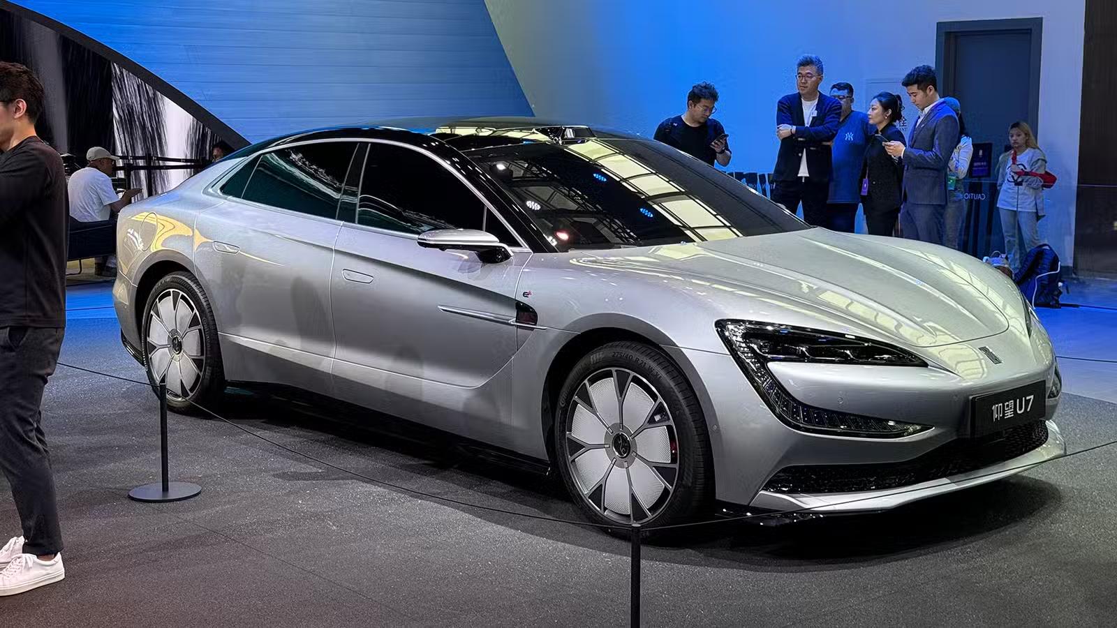 BYD Yangwang, Геннадій Погорєлов, Надія Погорєлова, 