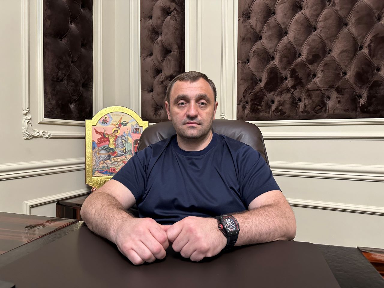 Армен Саркісян, Армен Горловський