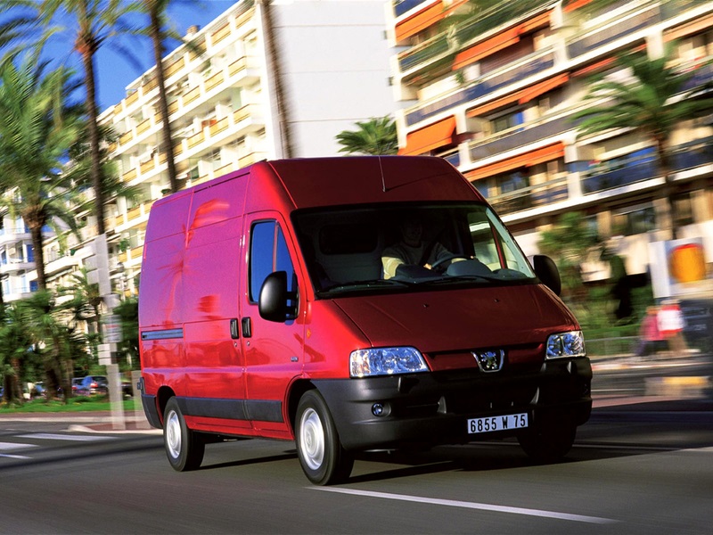 З таких Peugeot Boxer по 190 тис грн. в Україні мали наробити купу "швидких" по 650 тис грн.