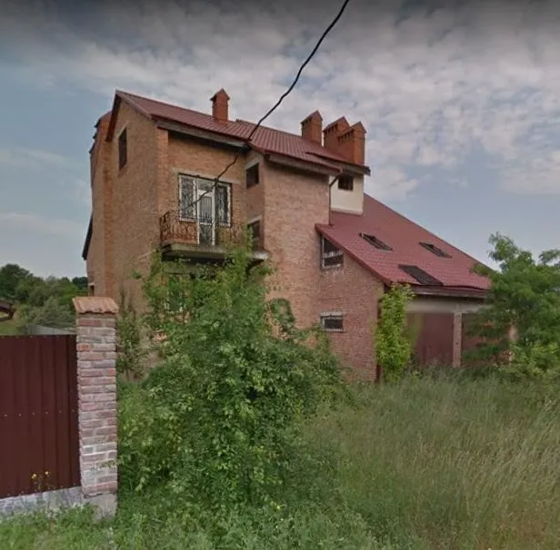 Андрій Дубовий. Синові львівського військкома подарували будинок