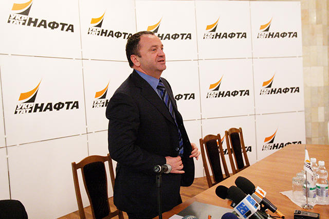 Павло Овчаренко, Укртатнафта, Павлу Овчаренко