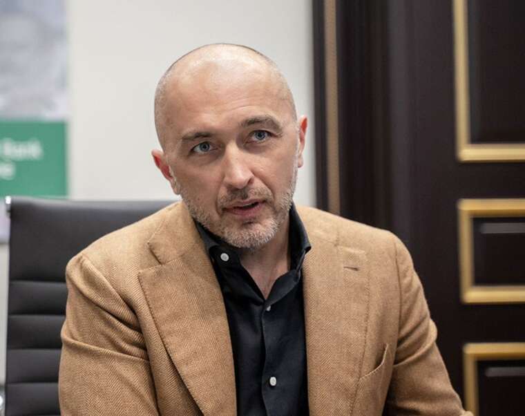 Андрій Пишний, Людмила Пишна, НБУ