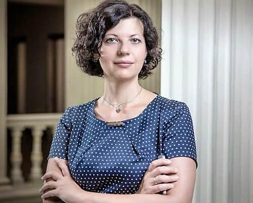 Олеся Островська-Люта, Мистецький Арсенал, досьє, біографія, компромат