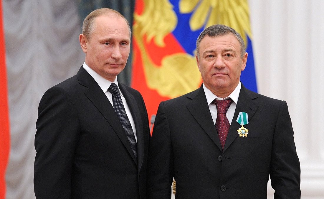 Владімір Путін на Аркадій Ротенберг. Джерело: kremlin.ru
