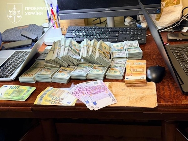 порностудії, порно, порноскандал, вебкам, МВС, СБУ, Івано-Франківськ, Сергій Безпально, ГУНП, Володимир Яцюк, Тернопіль, Ілля Гулюватий