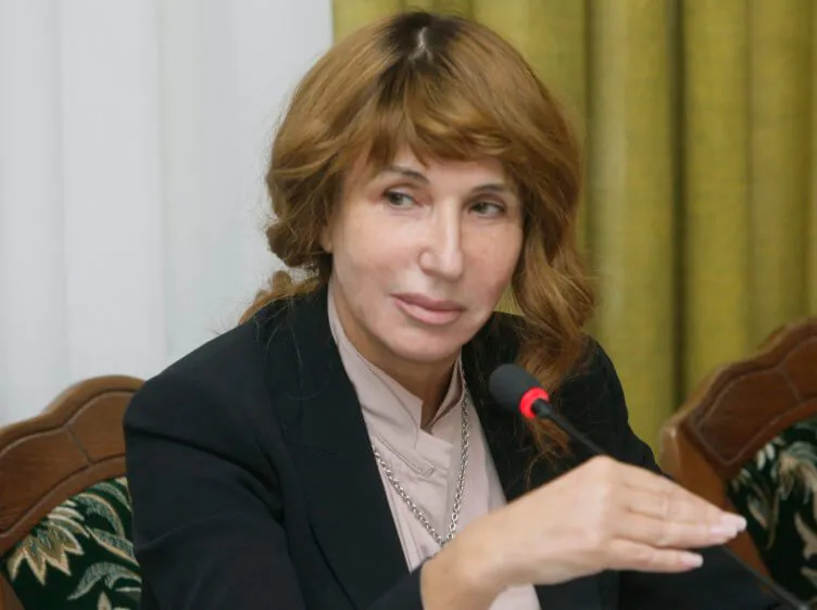 Лідія Ізовітова, адвокат, ВРЮ, НААУ