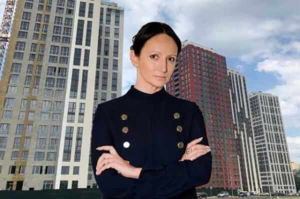 Stolitsa Group, Влада Молчанова, Столиця груп, Elakol Developments Limited