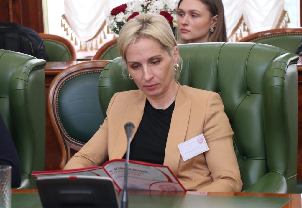 Любов Калініченко, суддя, дружина, Сергій Мунтян
