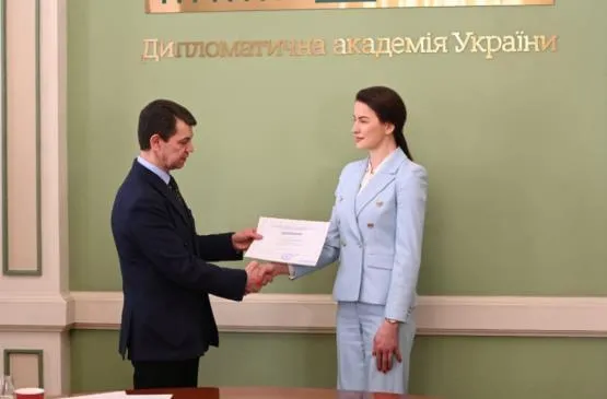 вручення диплома Ользі Сілих