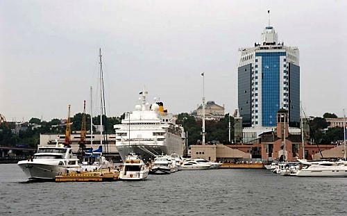 Непрацюючий готель на морвокзалі