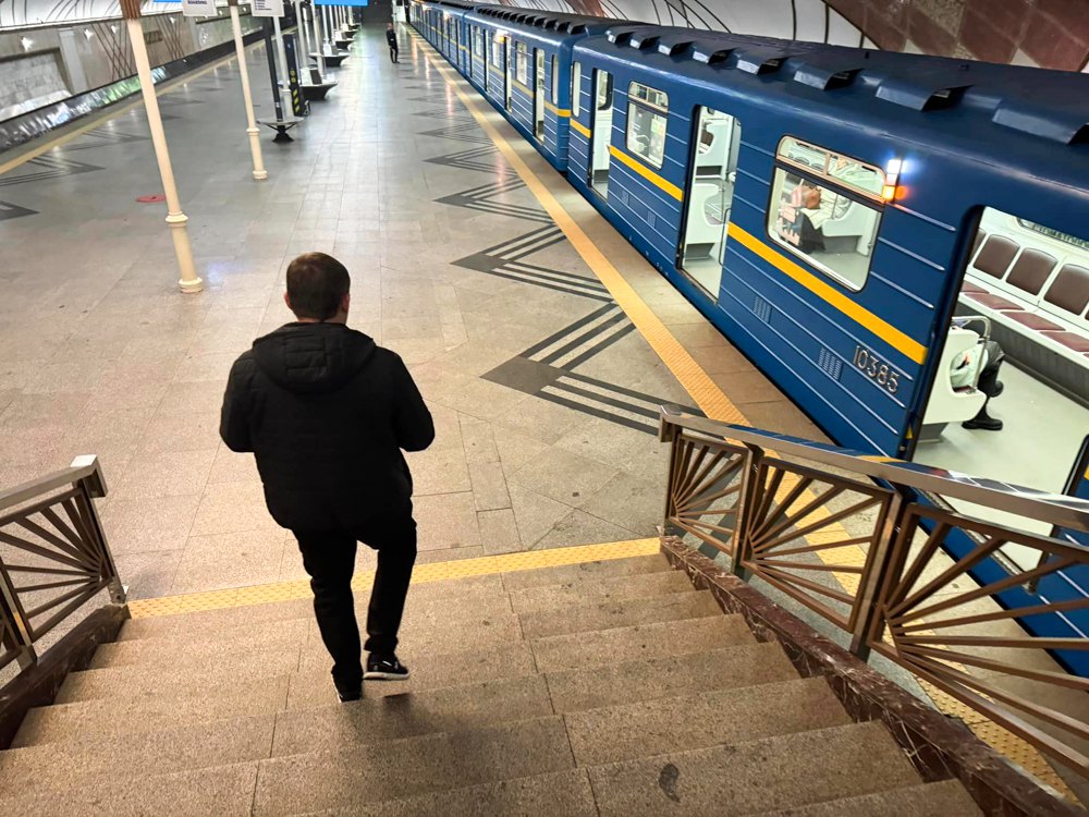Віктор Брагінський Київський метрополітен Віктору Брагінському